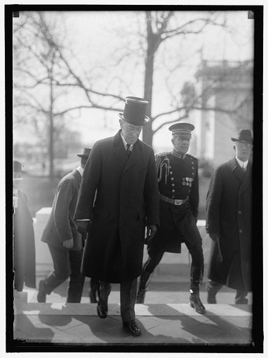 PRESIDENT WILSON WITH HARTS, WILLIAM W. COL., U.S.A.; MILITARY AIDE TO PRESIDENT. AT D.A.R.