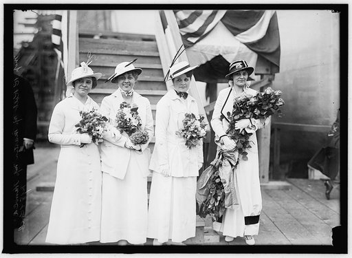 PENNSYLVANIA, U.S.S. LAUNCHING, NEWPORT NEWS, VA. MISS E. KOLB AT RIGHT AND MAIDS: MISS K. KOLB; MISS K. MARTIN; MISS HARROLD