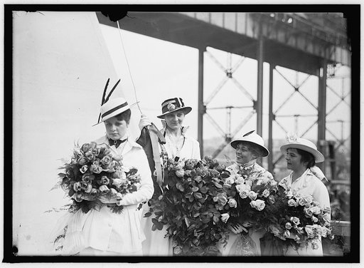PENNSYLVANIA, U.S.S. LAUNCHING, NEWPORT NEWS, VA. MISS E. KOLB AT RIGHT AND MAIDS: MISS K. KOLB; MISS K. MARTIN; MISS HARROLD. DIFFERENT ORDER THAN IN 4988