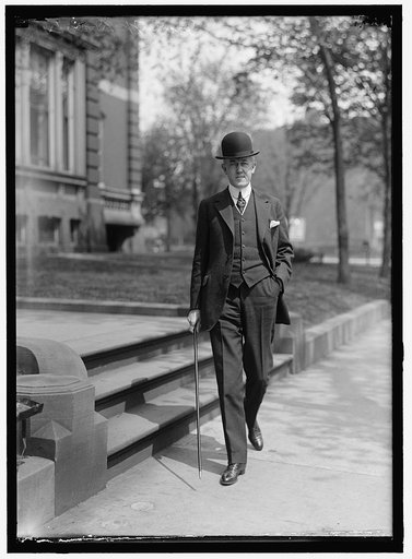 DAVIS, JOHN WILLIAM. REP. FROM WEST VIRGINIA, 1911-1913; SOLICITOR GENERAL OF THE U.S., 1913-1918; AMBASSADOR TO GREAT BRITAIN, 1918-1921; DEMOCRATIC NOMINEE FOR PRESIDENT OF THE U.S., 1924