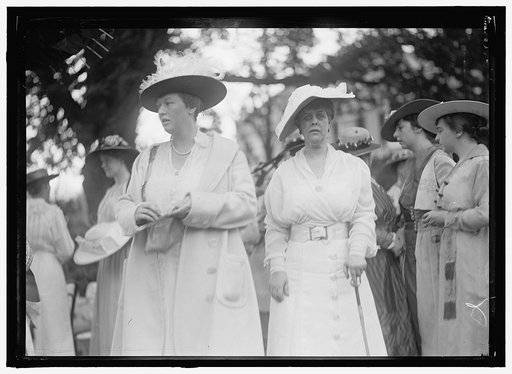FRIENDSHIP CHARITY FETE. MRS. JOSEPH LEITER AND MRS. GEORGE HOWARD