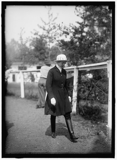 HORSE SHOWS. MISS CATHARINE SCRIVEN