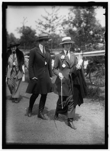 HORSE SHOWS. MISS MILDRED GREBB AND MISS HELEN BUCHANAN