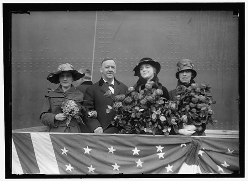MISSISSIPPI, U.S.S. LAUNCHING AT NEWPORT NEWS. SPONSOR, SECRETARY DANIELS, ETC.