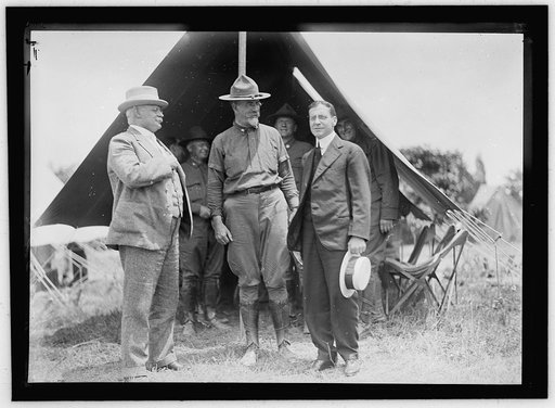NATIONAL GUARD OF D.C. GEN. HUGH L. SCOTT; COL. WILLIAM HARVEY; SEC. OF WAR BAKER. ANTON STEPHAN IS AT REAR BETWEEN HARVEY AND BAKER