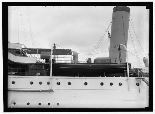 EITEL FRIEDRICH. UNITED STATES NAVY. GERMAN SHIP TAKEN OVER BY U.S. CROWDED WITH CREWS OF CAPTURED SHIPS