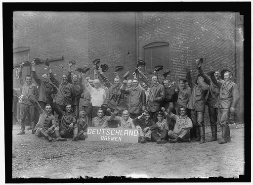 DEUTSCHLAND. BREMEN. GERMAN SUBMARINE. THE CREW