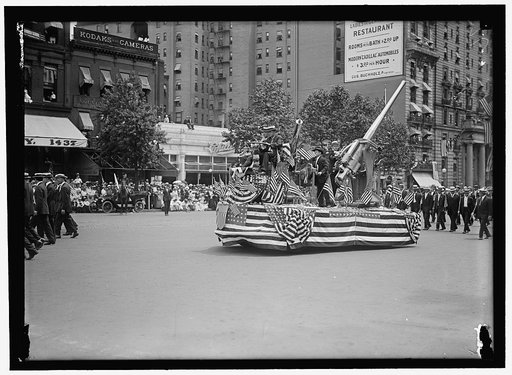 PREPAREDNESS PARADE. FLOAT WITH GUNS