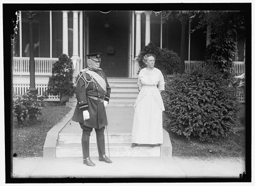 SCOTT, MRS. HUGH L., AT RESIDENCE, WITH GENERAL SCOTT