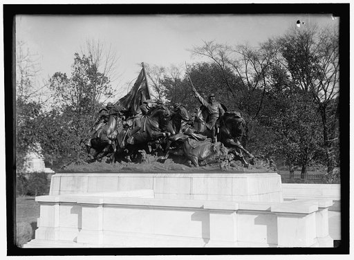 GRANT MEMORIAL AT CAPITOL. CAVALRY GROUP OF STATUARY
