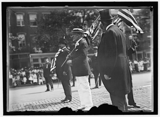 PREPAREDNESS PARADE. PRESIDENT WILSON, WILLIAM F. GUDE, AND RANDOLPH KAUFFMANN LEADING PARADE; AMONG THOSE IN NEXT ROW ARE: REP. JOE ROBINSON AND C.J. COLUMBUS
