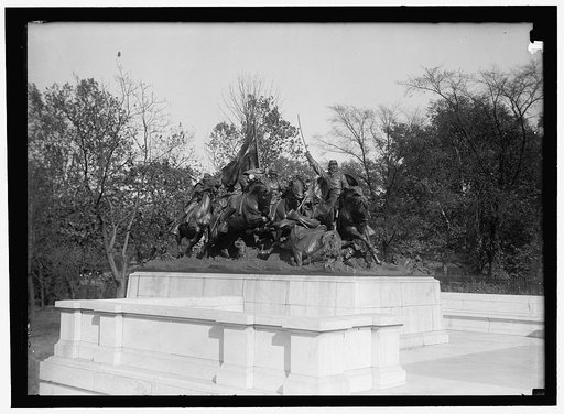 GRANT MEMORIAL AT CAPITOL. CAVALRY GROUP OF STATUARY