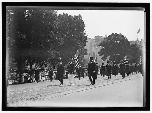 PREPAREDNESS PARADE. PRESIDENT WILSON, WILLIAM F. GUDE, AND RANDOLPH KAUFFMANN LEADING PARADE; AMONG THOSE IN NEXT ROW ARE: REP. JOE ROBINSON AND C.J. COLUMBUS