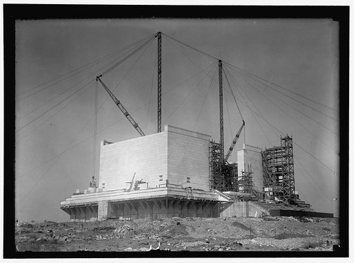 LINCOLN MEMORIAL. UNDER CONSTRUCTION