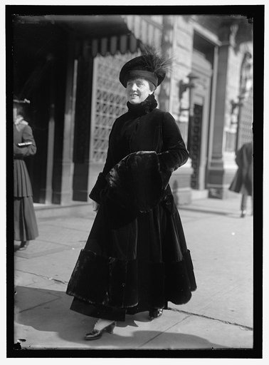 RINEHART, MARY ROBERTS. MRS. STANLEY M. RINEHART-FICTION WRITER. SNAP