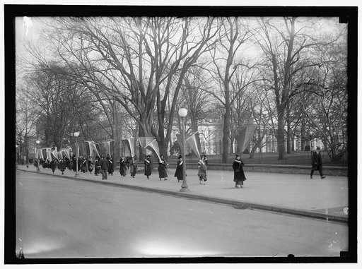 WOMAN SUFFRAGE PICKETS AT WHITE HOUSE