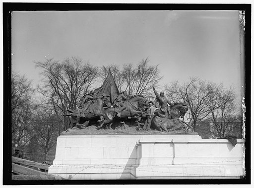 GRANT MEMORIAL AT CAPITOL. CAVALRY GROUP OF STATUARY