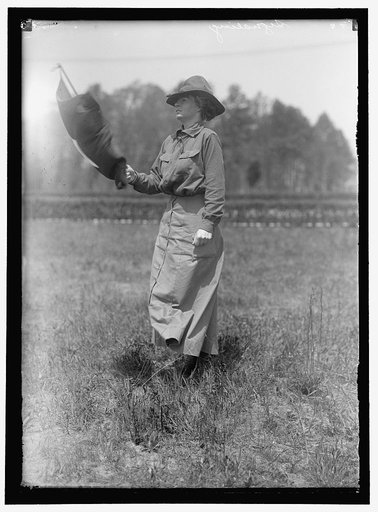 WOMAN'S NATIONAL SERVICE SCHOOL, UNDER WOMAN'S SECTION, NAVY LEAGUE. SIGNALLING