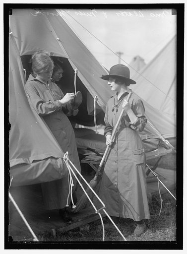 WOMAN'S NATIONAL SERVICE SCHOOL, UNDER WOMAN'S SECTION, NAVY LEAGUE. MRS. SLATER AND MISS MOORE