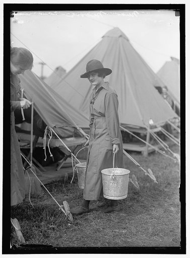 WOMAN'S NATIONAL SERVICE SCHOOL, UNDER WOMAN'S SECTION, NAVY LEAGUE. MISS MOORE