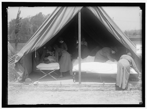 RED CROSS, AMERICAN. WOMEN'S NATIONAL SERVICE SCHOOL; RED CROSS INSTRUCTIONS IN CARE OF SICK. DIET KITCHEN