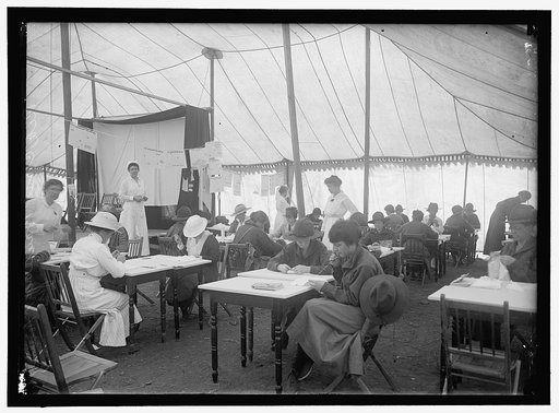 RED CROSS, AMERICAN. WOMEN'S NATIONAL SERVICE SCHOOL; RED CROSS INSTRUCTIONS IN CARE OF SICK. BANDAGING