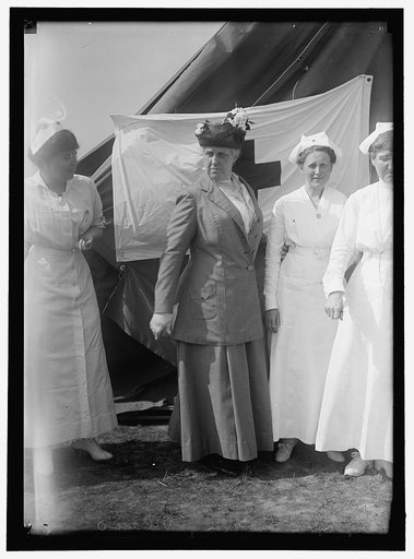 WOMAN'S NATIONAL SERVICE SCHOOL UNDER WOMAN'S SECTION, NAVY LEAGUE. RED CROSS NURSES