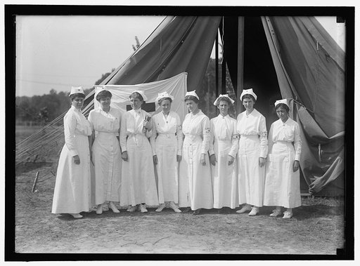 WOMAN'S NATIONAL SERVICE SCHOOL UNDER WOMAN'S SECTION, NAVY LEAGUE. RED CROSS NURSES