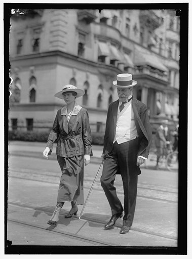 HUGHES, CHARLES EVANS. GOVERNOR OF NEW YORK, 1907-1910; ASSOCIATE JUSTICE OF SUPREME COURT, 1910-1916; CHIEF JUSTICE, 1930-. WITH DAUGHTER, KATHERINE