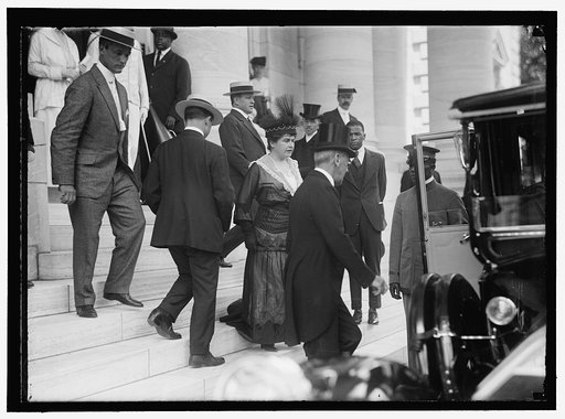SERVICES FOR CHINESE MINISTER AT MEMORIAL CONTINENTAL HALL. PRESIDENT AND MRS. WILSON ATTENDING MEMORIAL SERVICES FOR THE LATER PRESIDENT OF CHINA, MEMORIAL CONTINENTAL HALL