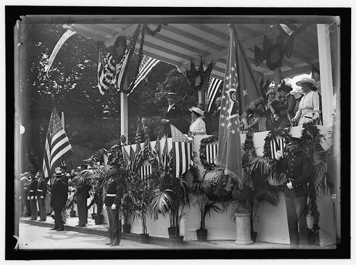 PREPAREDNESS PARADE. REVIEWING STAND. PRESIDENT AND MRS. WILSON; SECRETARY AND MRS. LANSING; MRS. McADOO; GUDE; KAUFFMANN, ETC. IN THE VARIOUS VIEWS