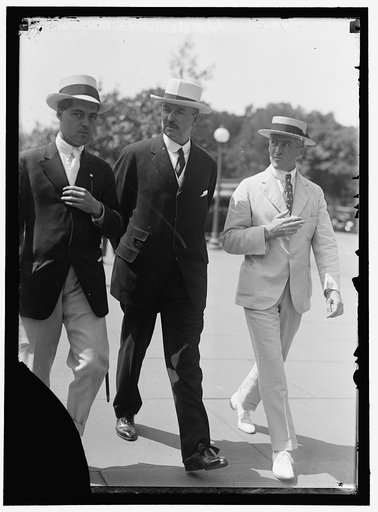 HOLDEN, HALE, CENTER, WITH NEWSPAPERMEN