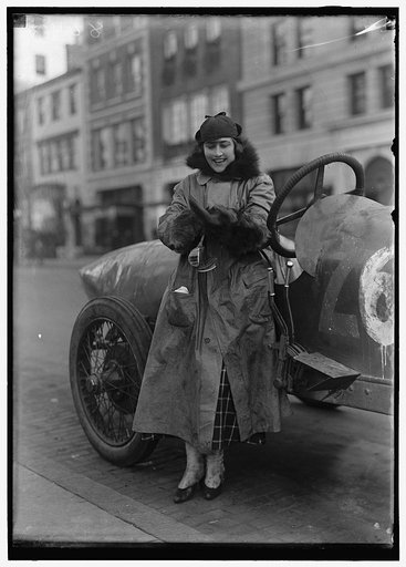 WOMEN AUTO RACERS. MISS ELINOR BLEVINS