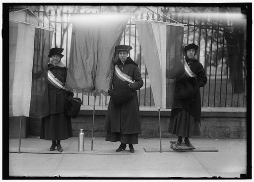 WOMAN SUFFRAGE. PICKETS AT WHITE HOUSE