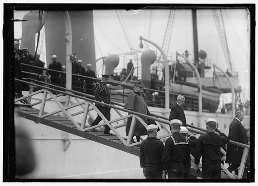 FRENCH COMMISSION TO U.S. ARRIVING AT NAVY YARD ON 'MAYFLOWER'