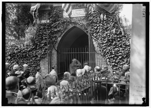ALLIED COMMISSION TO U.S. AT MOUNT VERNON: JOFFRE IN TOMB OF WASHINGTON