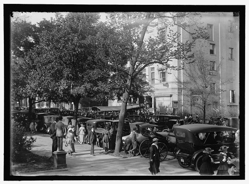 BELASCO THEATRE. SCENE IN FRONT OF, WHEN FRENCH COMMISSIONERS ATTENDED