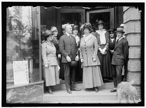BRITISH COMMISSION TO U.S. ADMIRAL DE CHAIR AND GROUP