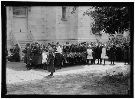 GIRL SCOUTS. ACTIVITIES AND PLAY