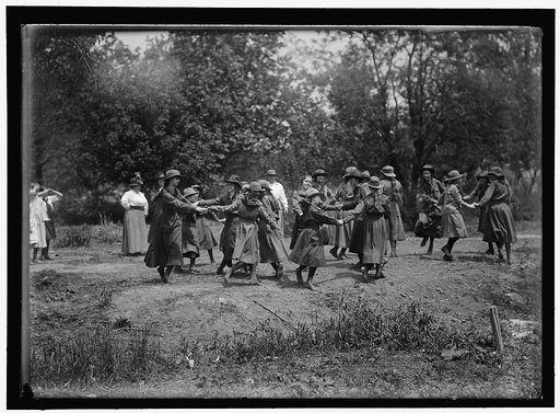 GIRL SCOUTS. ACTIVITIES AND PLAY