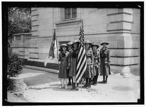 GIRL SCOUTS. ACTIVITIES AND PLAY