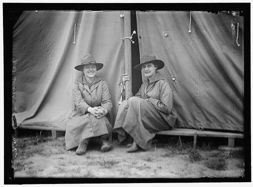 WOMAN'S NATIONAL SERVICE SCHOOL UNDER WOMAN'S SECTION, NAVY LEAGUE. IN CAMP