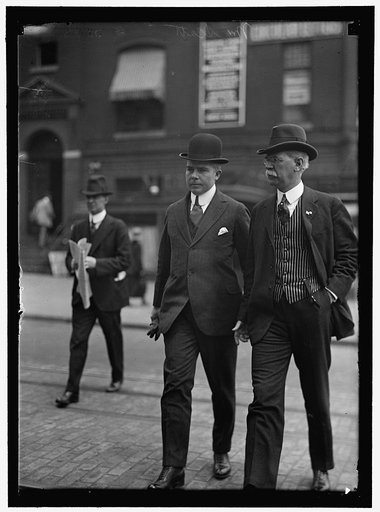 SCOTT, F.A., OF CLEVELAND. 2ND FROM RIGHT