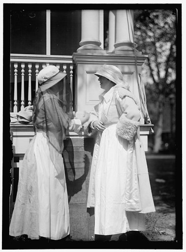 RED CROSS LUNCHEON ON GENERAL SCOTT'S LAWN. MRS. E.B. McLEAN, RIGHT