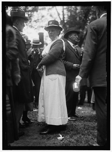 RED CROSS LUNCHEON ON GENERAL SCOTT'S LAWN. MRS. HUGH L. SCOTT