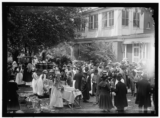 RED CROSS LUNCHEON ON GENERAL SCOTT'S LAWN. GENERAL VIEW
