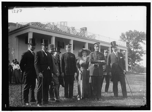 ITALIAN COMMISSION TO U.S. COMMISSION AT MOUNT VERNON. FRONT: AMBASSADOR MACCHI DI CELLERI; FERDINAND; UNIDENTIFIED LADY; MARCONI