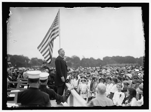CONFEDERATE REUNION. SECRETARY DANIELS SPEAKING ON REGISTRATION DAY