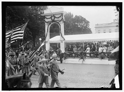 CONFEDERATE REUNION. PARADE. REVIEWING STAND