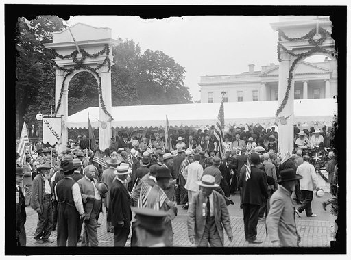 CONFEDERATE REUNION. PRESIDENT AND MRS. WILSON; MARSHALL, ETC. REVIEWING PARADE FROM STAND AT WHITE HOUSE